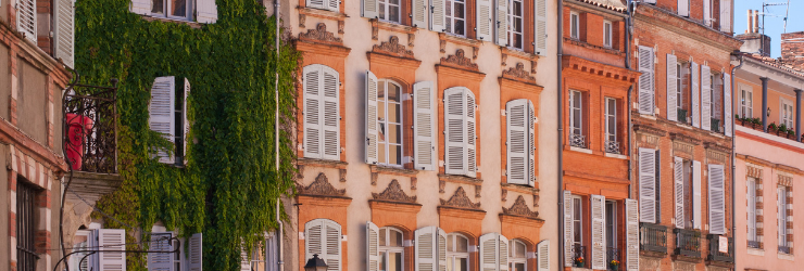 façades de logement couleur orange