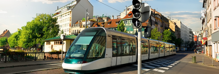 Photo de tramway montrant l'importance de l'accessibilité d'un logement en location